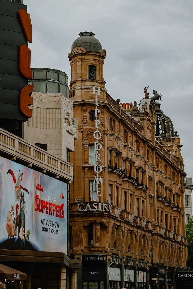 From Pub Nights to Pocket Screens: The Shift in UK Entertainment